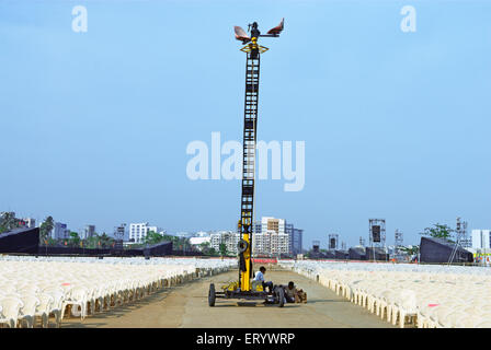 Telecamera in movimento gru in spettacoli di intrattenimento al Complesso Bandra Kurla ; Bombay ; Mumbai ; Maharashtra ; India Foto Stock