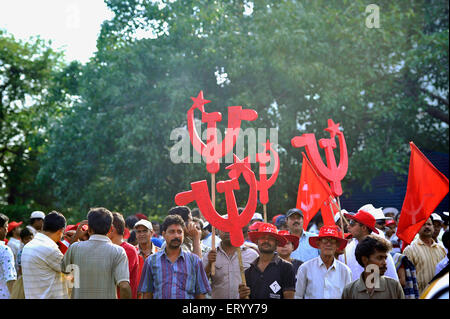 CPM, partito comunista dell'India, marxista, partito politico, campagna elettorale rally con simboli di bandiere di partito, Calcutta, Kolkata, Bengala occidentale, India, Asia Foto Stock