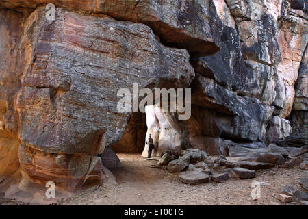 Bhimbetka rifugi di roccia, rifugi di roccia No. 3, Bhimbetka vicino Bhopal, Amchha Khurd, Madhya Pradesh, India Foto Stock