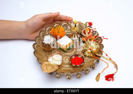 Raksha Bandhan festival ; Bombay ora Mumbai ; Maharashtra ; India Foto Stock