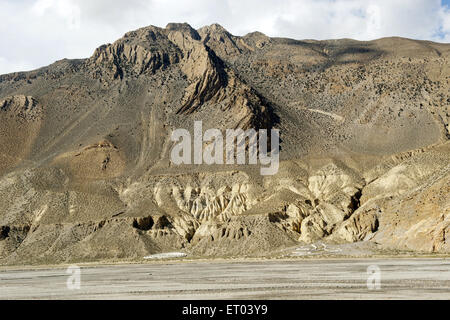 Montagna , fiume Kali Gandaki , Kagbeni , Tashi Kang , Baragubg Muktikshetra , Mustang , Nepal , Repubblica Democratica del Nepal , Asia meridionale Foto Stock