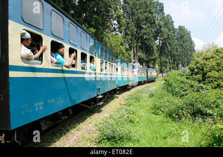 Ferrovia montana di Nilgiri, patrimonio mondiale dell'UNESCO, Mettupalaiyam, Ootacamund, Udagamandalam, Coonoor, colline di Nilgiri, Coimbatore, Tamil Nadu, India Foto Stock