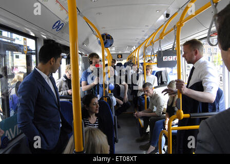 Copenhagen, Danimarca. Decimo Giugno, 2015. Manu Sareen ministro sociale sulla campagna elettorale da radicali liber partito politico. Credito: Francesco Dean/Alamy Live News Foto Stock