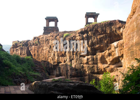 Le torri di guardia in north fort ; Badami ; Karnataka ; India Foto Stock