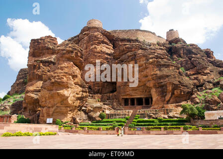 Grotta templi a sud di Fort Badami in Karnataka India Foto Stock