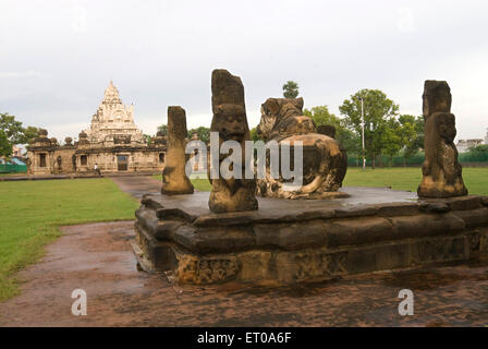 Tempio Kailasanatha in arenarie re Pallava Narasimhavarman figlio Mahendra Kanchipuram vicino Chennai ; Tamil Nadu Foto Stock