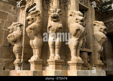 Yali statue ; Kailasanatha temple di arenarie re Pallava Narasimhavarman Mahendra otto secolo in Kanchipuram ; Tamil Nadu Foto Stock