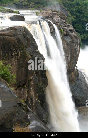 Cascate di Athirappally, le cascate di Athirappilly, Chalakudy River, Chalakkudy, Chalakudy Taluk, Thrissur District, Kerala, India, Asia Foto Stock