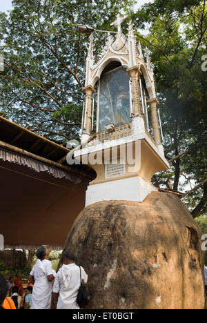 Statua di San Tommaso, pellegrinaggio malayattoo, collina Kurissuudy, Santuario Internazionale di San Tommaso, Malayattur, Angamaly, Aluva, Kerala, India, Asia Foto Stock