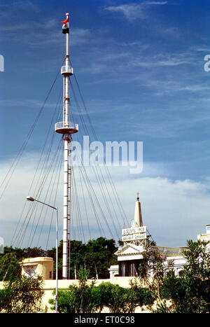Bandiera storica pole sollevato a Fort Saint George ; Madras Chennai ; Tamil Nadu ; India Foto Stock