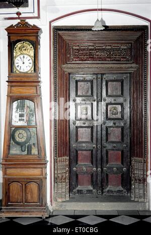 Orologio del nonno vecchio, Nattukotai Chettiar, Nagarathar, Chettinad, Chettinadu, Pudukottai, distretto di Sivaganga, Tamil Nadu, India, Asia Foto Stock