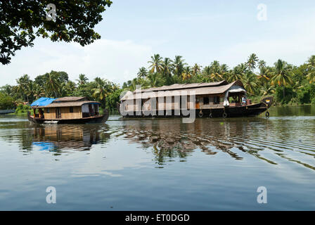 Case galleggianti in lagune ; Kuttanad ; Alleppey Alappuzha ; Kerala ; India Foto Stock