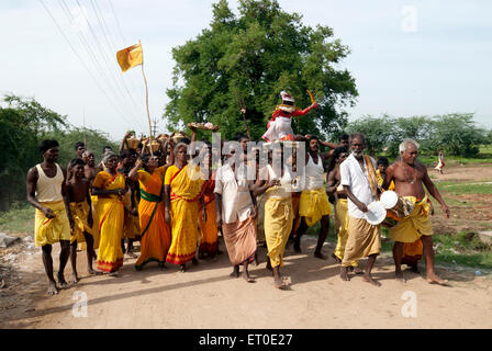 Duryodhana Padukalam festival ; Sevilimedu ; Kanchipuram ; Tamil Nadu ; India n. MR Foto Stock