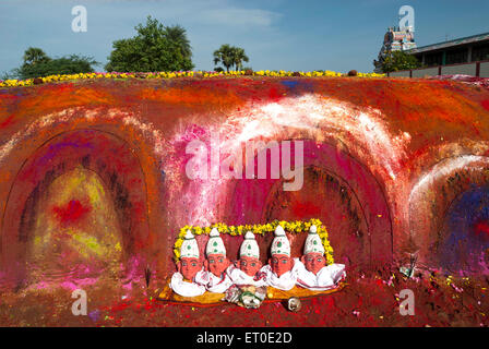 Duryodhana padukalam festival ; Sevilimedu ; Kanchipuram ; distretto di Kancheepuram , Tamil Nadu ; India , Asia Foto Stock