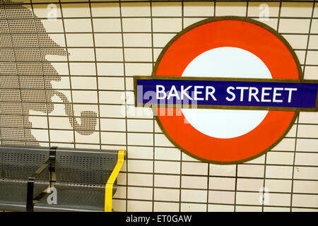 Sherlock Homes muro piastrelle , Baker Street ; Marylebone , Città di Westminster , stazione della metropolitana , Londra , Inghilterra , Regno Unito Foto Stock