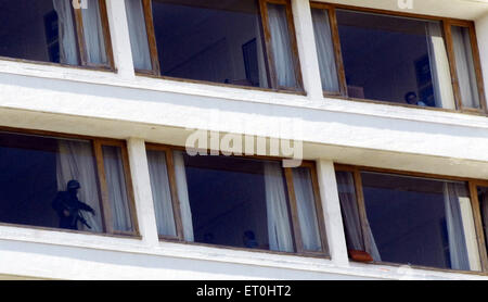 La sicurezza nazionale guardia commando NSG stanza a tendina Deccan Mujahideen terroristi Oberoi (Trident hotel) Nariman Point ; Mumbai Foto Stock