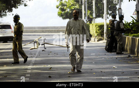 La sicurezza nazionale guardie commandoes NSG lotta Deccan Mujahideen terroristi Oberoi (Trident hotel) Nariman Point ; Mumbai Foto Stock