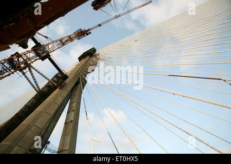 Vista in costruzione Bandra Worli sea link è di 8 corsia carreggiata doppia ponte strallato ; Bombay Mumbai Foto Stock