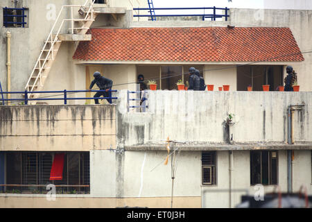 Guardia di sicurezza Nazionale Cmando, Nariman House, 2008 attacco di Mumbai, attacco terroristico, attacco terroristico, Bombay, Mumbai, Maharashtra, India, 26th Nov 2008 Foto Stock