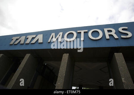 Cartello di Tata Motors, stabilimento di Tata Motors, Telco Road, Pimpri, Chinchwad, Pune, Maharashtra, India Foto Stock