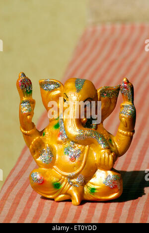 Lord Ganesh dipinse idol, Thane, Maharashtra, India Foto Stock