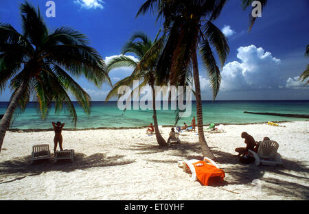 Sabbia bianca in Maria la Gorda beach. Località balneare di Maria La Gorda nella provincia di Pinar del Rio di Cuba, West Indies. Foto Stock