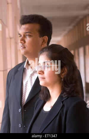 Studenti Chandrani Chakraborty e Abhishek Mitra presso la Scuola indiana d'affari di Hyderabad ; Andhra Pradesh ; Telangana ; India Foto Stock