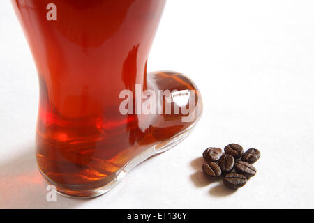 Bevanda calda ; kahva caffè e semi ; India Foto Stock