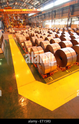 Bobine di acciai laminati a freddo ; acciaio Essar ; stabilimento di Hajira ; Surat ; Gujarat ; India Foto Stock