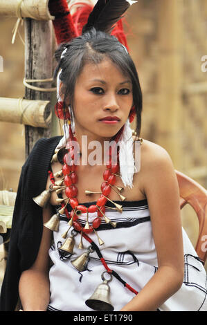 Naga tribù ragazza al festival di hornbill ; Kohima ; Kisama village ; Nagaland ; nord-est ; India NOMR Foto Stock