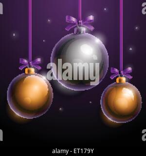Albero di natale di argento e oro lucido realistica delle palline di vetro su viola scuro dello sfondo. EPS RGB 10 illustrazione vettoriale Illustrazione Vettoriale