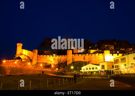 La città medievale di Tossa de Mar di notte. Foto Stock