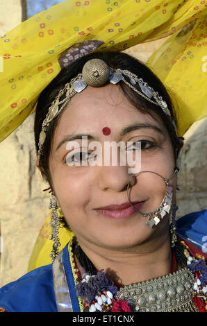 Ritratto di donna di Rajasthani Jaisalmer Rajasthan India Signor#704 Foto Stock