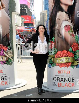 New York, NY, STATI UNITI D'AMERICA. Decimo Giugno, 2015. Laura Prepon ad una apparizione pubblica per il colore arancione è il nuovo nero prende su Times Square, Times Square, New York, NY Giugno 10, 2015. Credito: Eli Winston/Everett raccolta/Alamy Live News Foto Stock