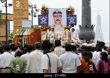 Homage, Hemant Karkare, capo squadra antiterrorismo, ha ucciso 2008 Mumbai attacco terroristico, Bombay, Mumbai, Maharashtra, India Foto Stock