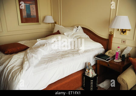 Camera da letto ; Oberoi Hotel ; Trident Hotel ; Nariman Point ; Marine Drive ; Bombay ; Mumbai ; Maharashtra ; India ; Asia Foto Stock