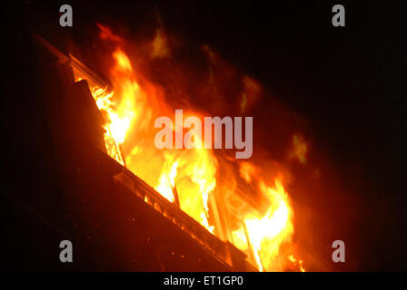 2008 Mumbai attacchi, fuoco all'interno del Taj Mahal Hotel, Gateway of India, Apollo Bunder, Colaba, Bombay, Mumbai, Maharashtra, India Foto Stock