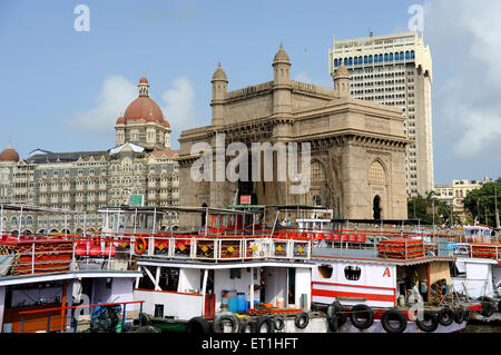 Gateway of India e il Taj Hotel ; Bombay Mumbai ; Maharashtra ; India Foto Stock