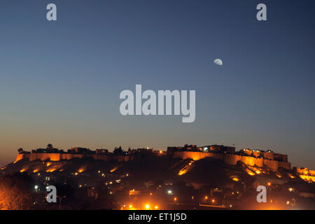 Forte Jaisalmer dopo il tramonto, sera tramonto vista, Jaisalmer, Rajasthan, India, Asia, Asia, India Foto Stock