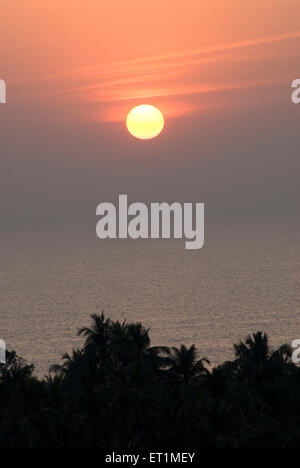 Tramonto, Anjarle, Mare Arabico, Dapoli, Ratnagiri, Maharashtra, India, Asia Foto Stock