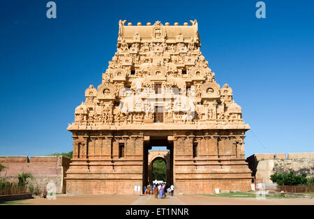 Gopuram d'ingresso al Tempio di Brihadishvara, Rajarajesvaram, Thanjai Periya Kovil, Peruvudaiyar Kovil, tempio indù Shaivite, Thanjavur, Tamil Nadu, India Foto Stock