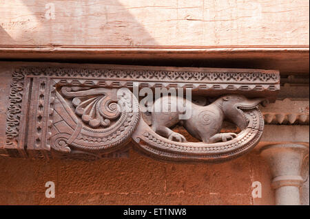 Scultura in legno, Tempio di Someshwar, Shree Someshwar Mandir, Rajwadi, Sangameshwar, Ratnagiri, Maharashtra, India, Asia Foto Stock