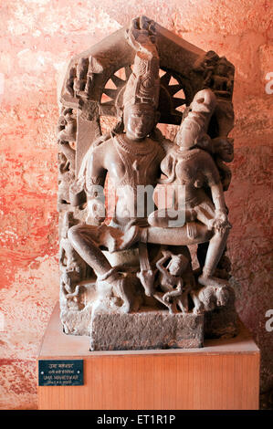 Statua di uma maheshwar in gujri mahal museo; Gwalior ; Madhya Pradesh ; India Foto Stock