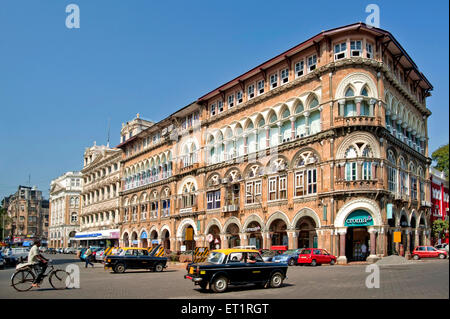 Vecchi edifici del periodo britannico su Veer Nariman Road Fort Bombay Mumbai India Maharashtra Foto Stock