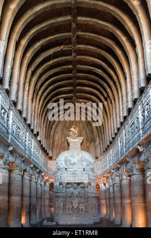Grande rovinato chaitya a grotte di Ajanta ; Aurangabad ; Maharashtra ; India Foto Stock
