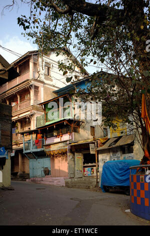 Gli edifici di vecchia costruzione lane in nashik Maharashtra India Asia Foto Stock