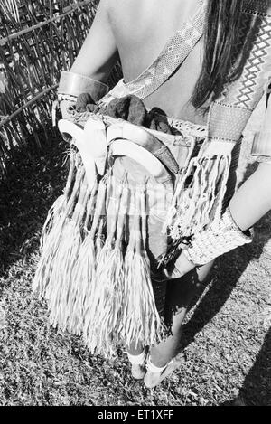 Ornamento legato alla vita di Apa Tani tribale ; Arunachal Pradesh ; India ; Asia ; immagine del 1900 d'epoca Foto Stock
