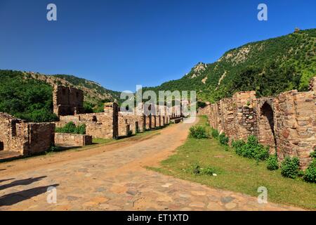 La rovina di fort ; Bhangarh ; Rajasthan ; India Foto Stock