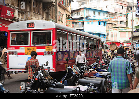 Messa antica alloggi urbani edifici di V. P. road ; Charni Road ; Mumbai Bombay ; Maharashtra ; India Foto Stock