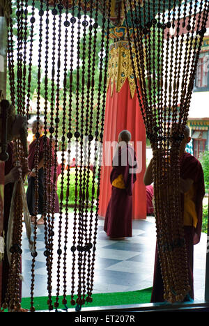 La cortina delle perle, il monastero di Namdrling, il monastero di Nyingmapa, Bylakuppe, Mysore, Mysuru, Karnataka, India, Asia Foto Stock